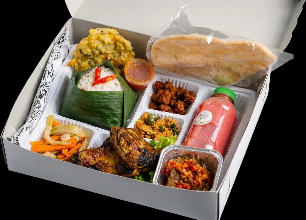 Nasi box lengkap dari Lauk Dapur